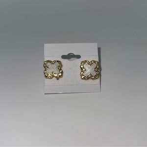 Women’s white clover earrings